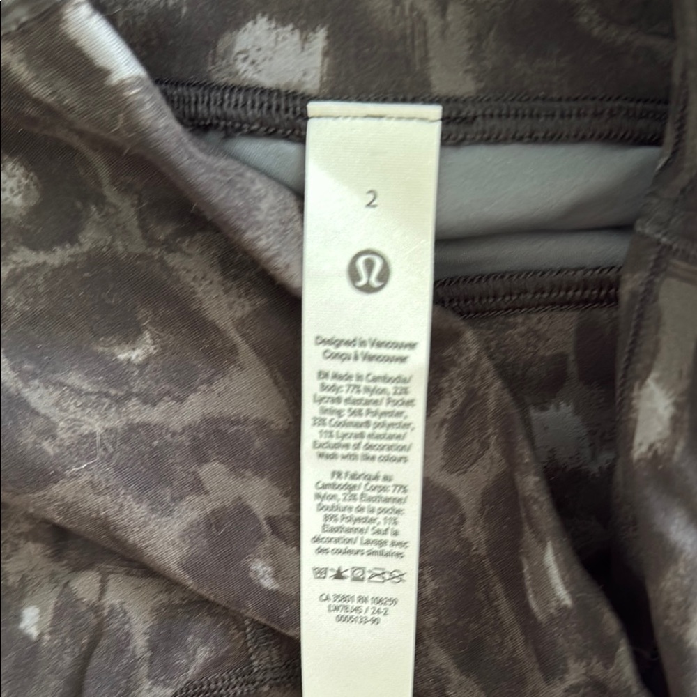 NWT Women’s Lululemon Wunder Train Shorts black leopard - Picture 2 of 5